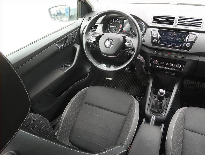 Škoda Fabia (2022) 1.0 TSI, Serv.kniha - fotka 7 z 17