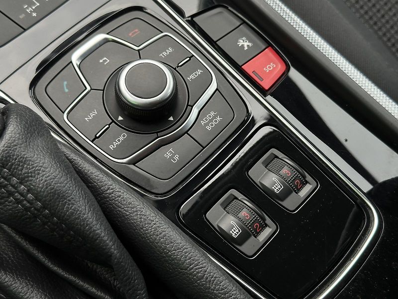 Peugeot 508 2.0HDi AT 163PS Bi-Xenon NAVI - fotka 28 z 36