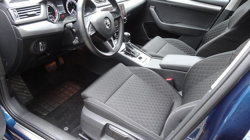 Škoda Superb 2.0TDi DSG Taž.zař. CEBIA  - fotka 3 z 32