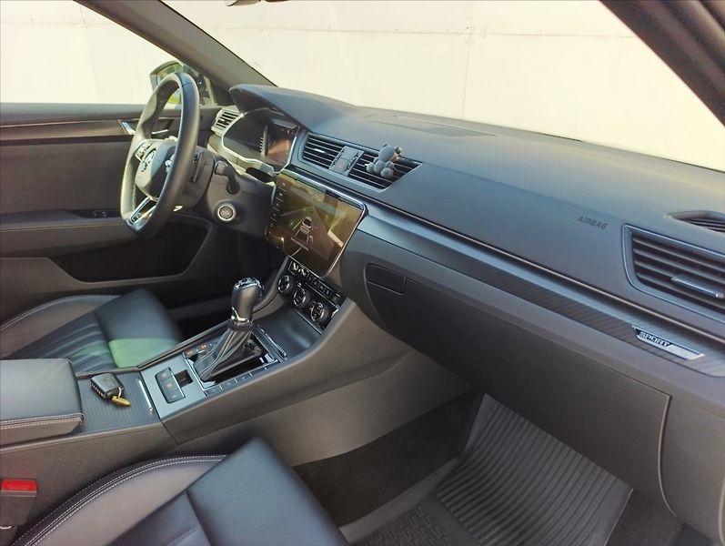 Škoda Superb 2,0 TDi DSG 4x4 Tažné 1maj.,ČR - fotka 26 z 46