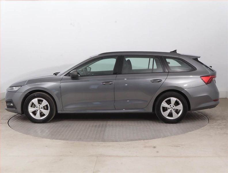 Škoda Octavia (2022) 2.0 TDI, Automat, Serv.kniha - fotka 3 z 16