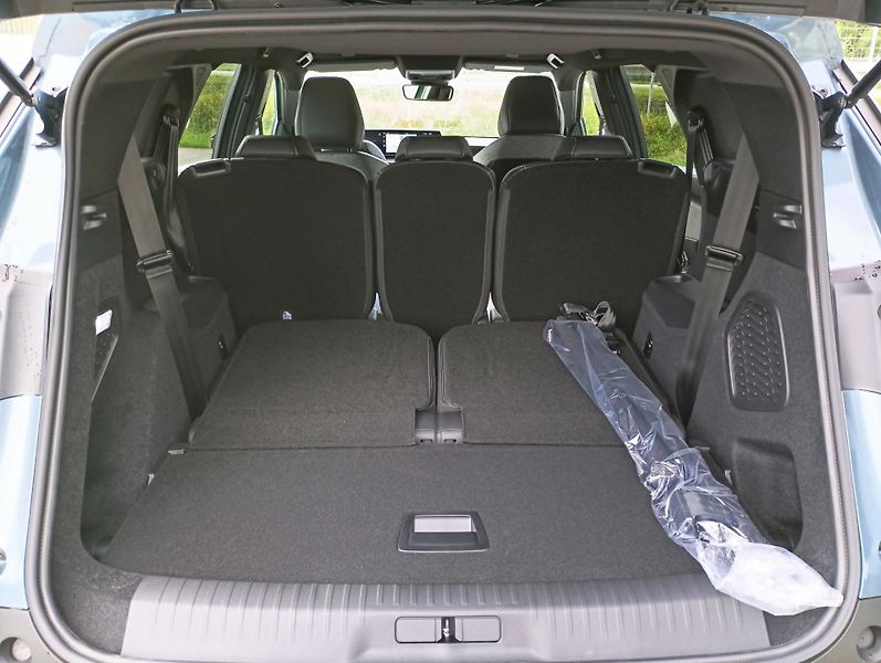 Peugeot 5008 (2026) ALLURE Hybrid 145 e-DCS6 - fotka 12 z 13