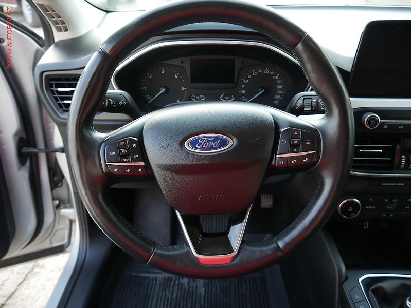 Ford Focus (2019) 1.5TDCi, ČR, LED, AC - fotka 15 z 19