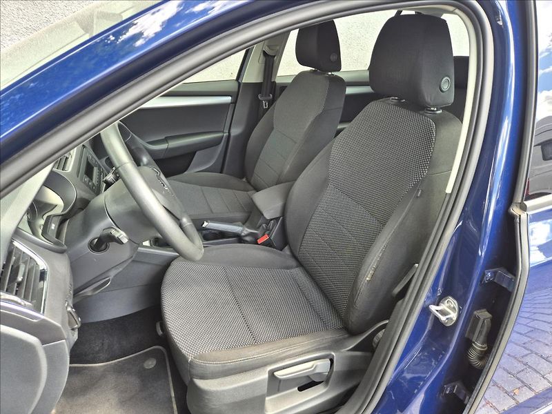 Škoda Octavia 1,2 TSI III Combi Klima Tempom - fotka 13 z 28