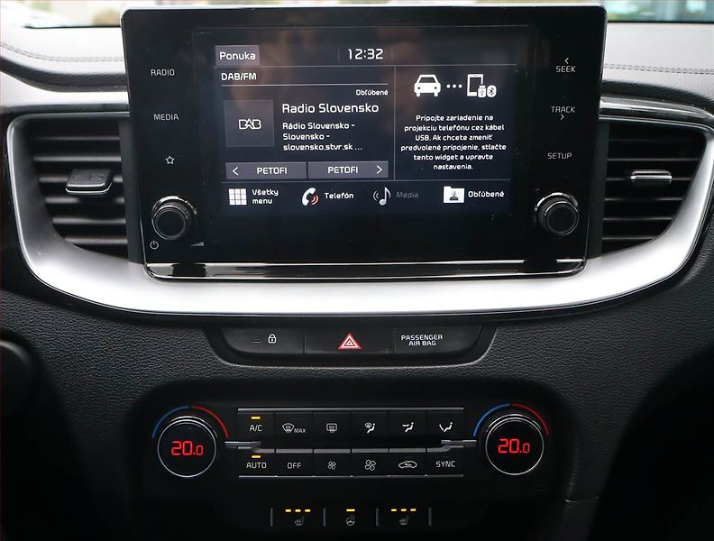 Kia Ceed (2021) Silver 1.5 T-GDI, Serv.kniha - fotka 12 z 20