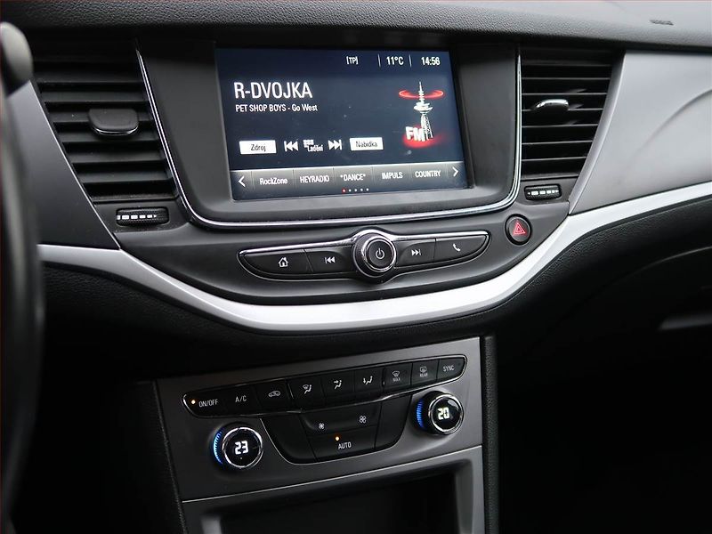 Opel Astra (2019) 1.4 T, Tempomat, Park. senzory - fotka 12 z 18