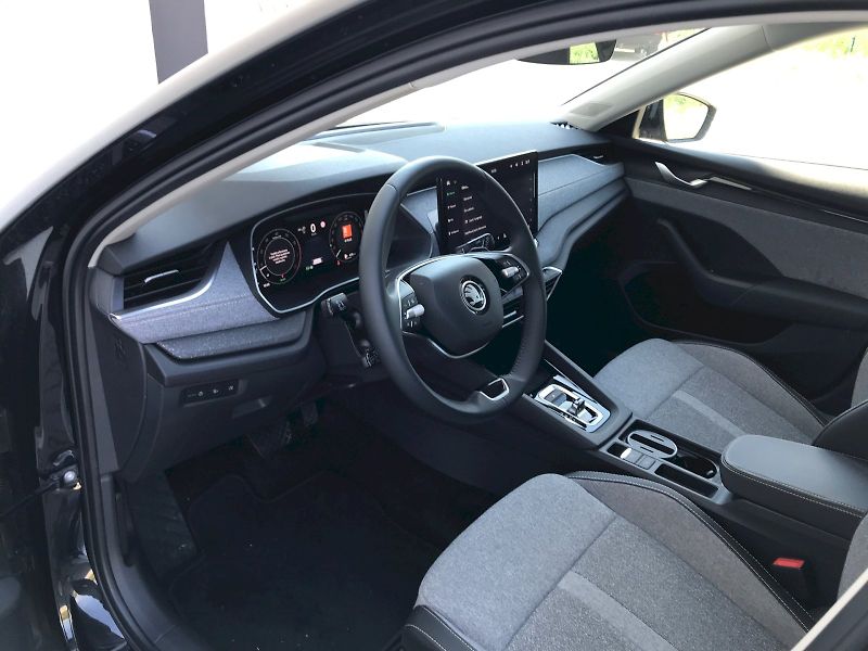 Škoda Octavia (2025) COMBI TOP SELECTION 1,5 TSI M- - fotka 15 z 23