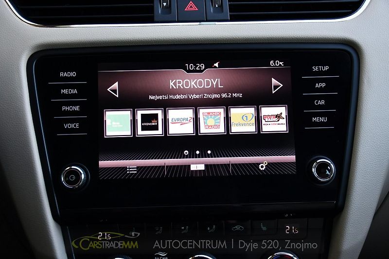 Škoda Octavia 1,6TDi STYLE - fotka 33 z 53