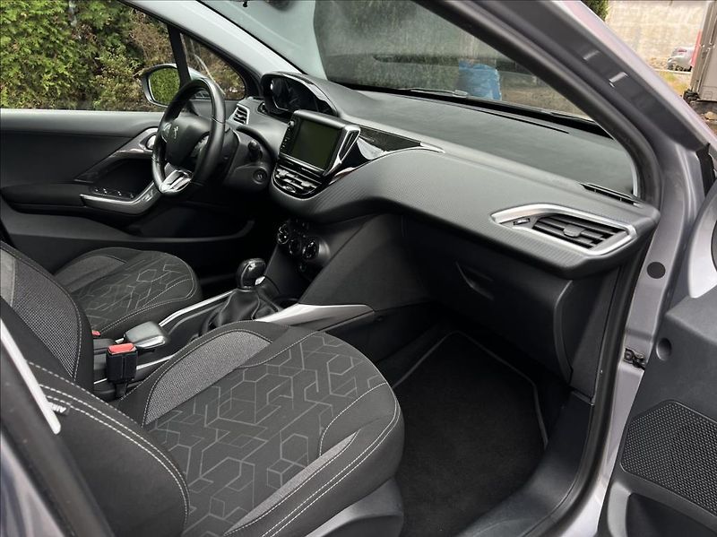 Peugeot 2008 1,6 HDi Active my16 - fotka 19 z 31