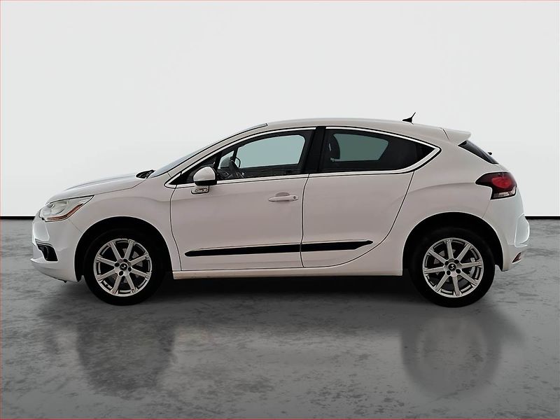 Citroën DS4 (2014) 1.6 e-HDi, Serv.kniha - fotka 3 z 19