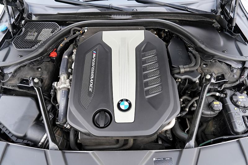 BMW Řada 7 750 Ld xDrive/Laser/M paket/ČR - fotka 10 z 50