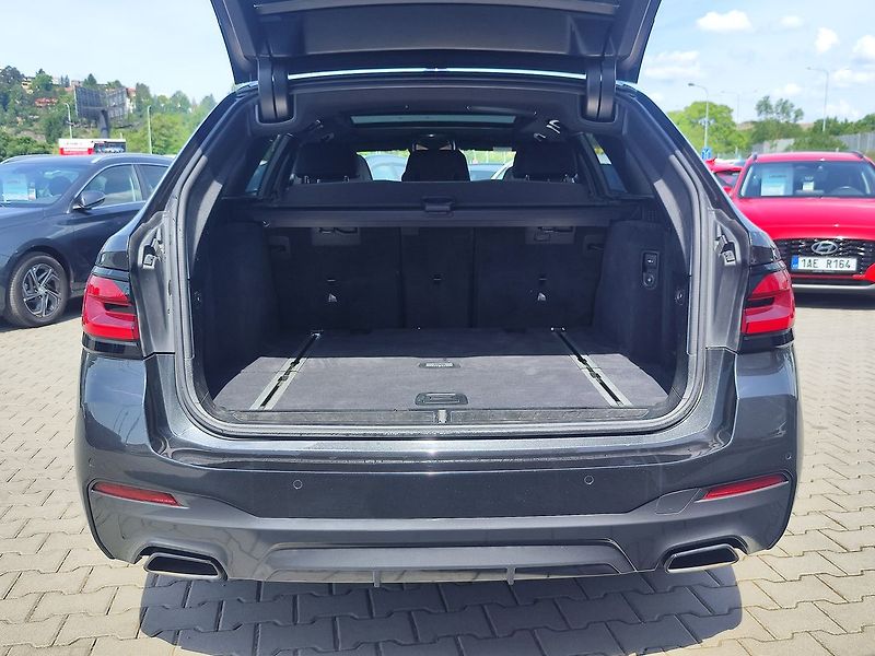 BMW Řada 5 540d/250kW M-Paket AT 4x4 - fotka 9 z 41