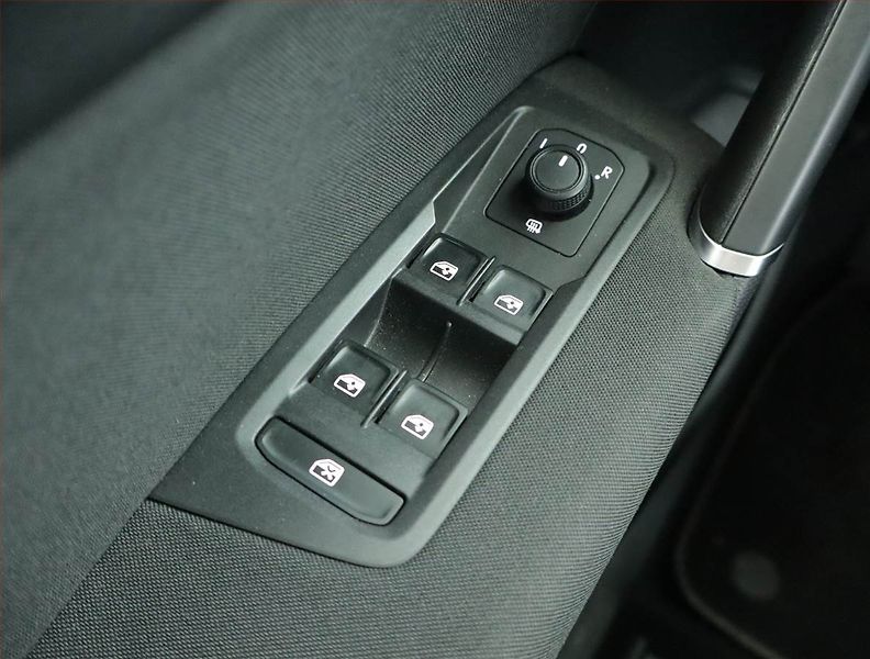 Volkswagen Touran (2022) Comfortline 2.0 TDI, Automat - fotka 18 z 21