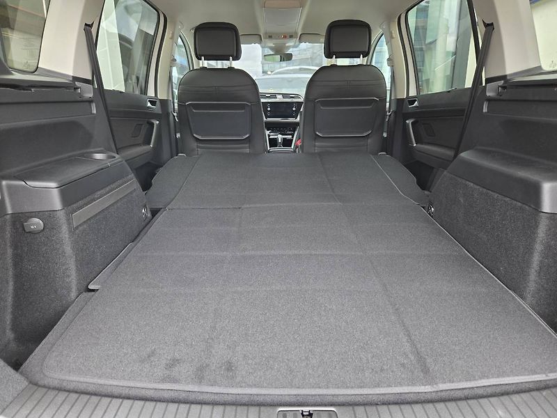 Volkswagen Touran (2026) 1.5 TSI DSG 7míst - fotka 42 z 48