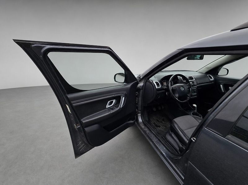 Škoda Roomster (2007) 1.9 TDi - fotka 9 z 23