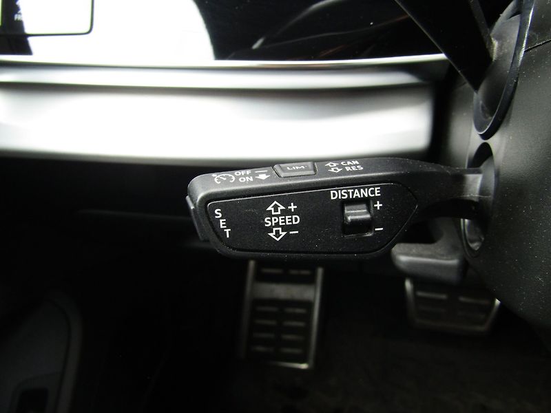 Audi Q8 (2021) 50 TDI 210kW  S-LINE - fotka 31 z 42