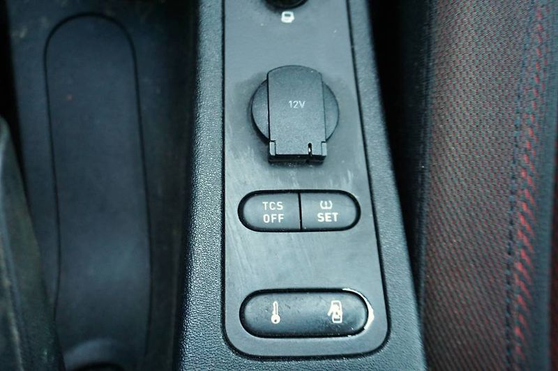 Seat Leon (2006) 2,0 TDI 103 kW - fotka 23 z 28