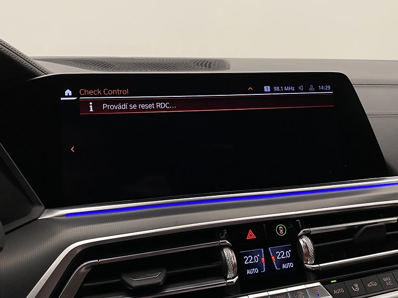 BMW X5 M50D xDrive CZ AUT REZERVACE - fotka 57 z 123