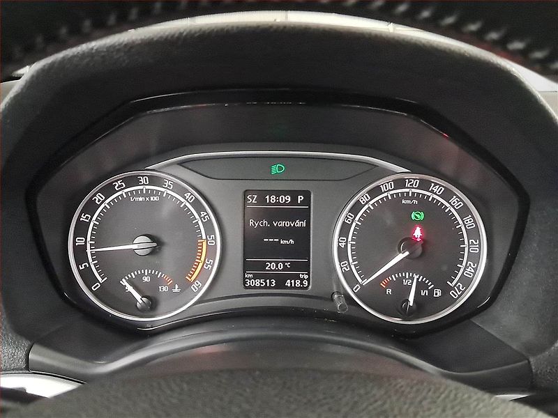 Škoda Octavia (2009) RS 2.0 TDI, Automat, Navi - fotka 11 z 21