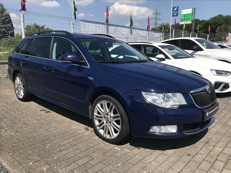 Škoda Superb 2,0 - fotka 3 z 11