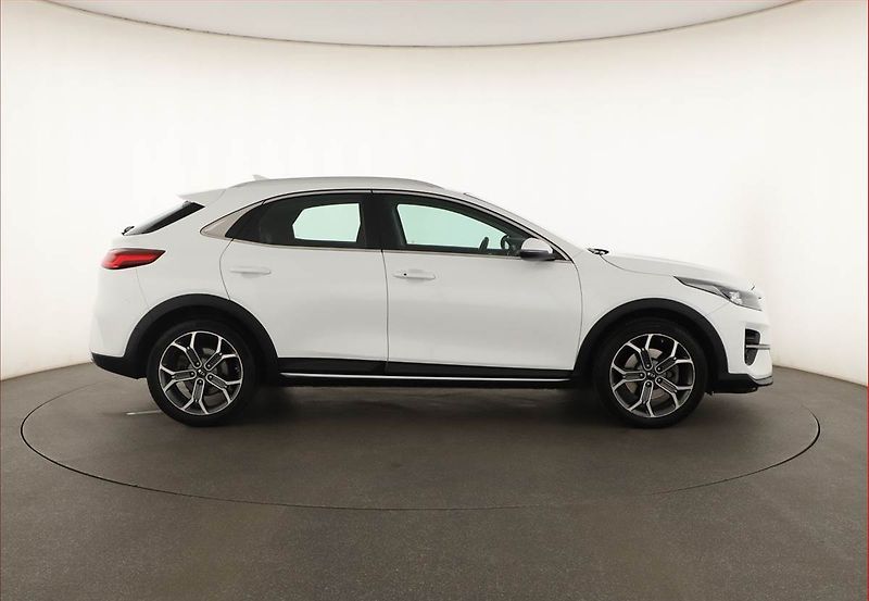 Kia XCeed (2020) Plug-in-Hybrid, Automat - fotka 6 z 20