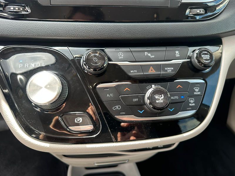 Chrysler Pacifica (2019) 3.6i, 214KW, BLIS - fotka 24 z 26