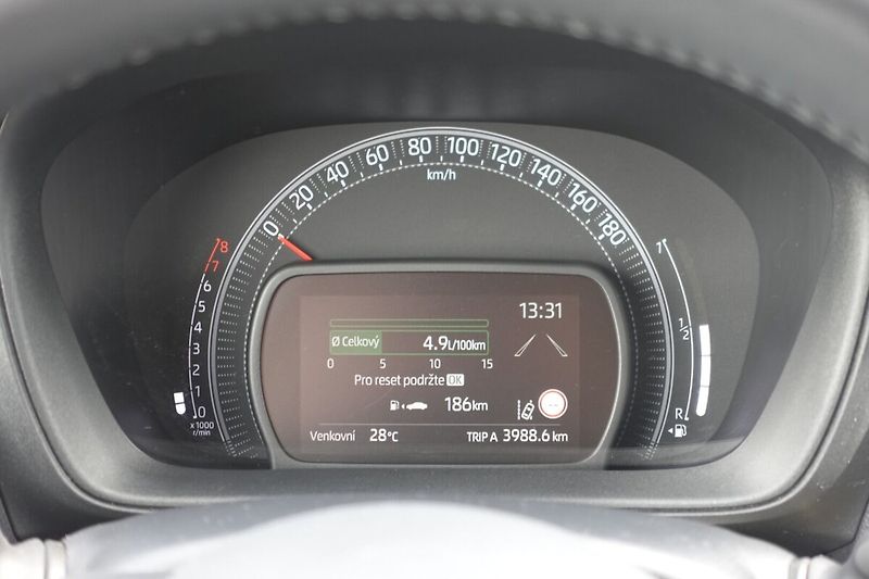 Toyota Aygo 1,0i 53kW M/T Style - fotka 22 z 26