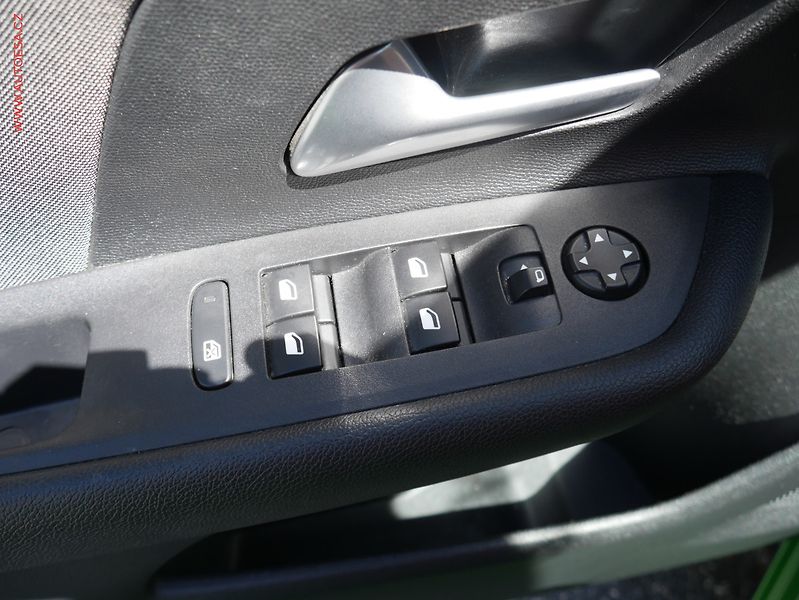 Opel Mokka (2022) 1.2 i, servis.kniha, LED - fotka 13 z 18