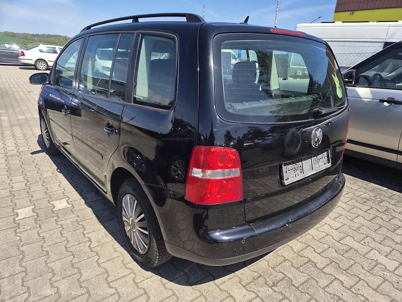 Volkswagen Touran (2005) 2,0 TSi 7 míst - fotka 4 z 10