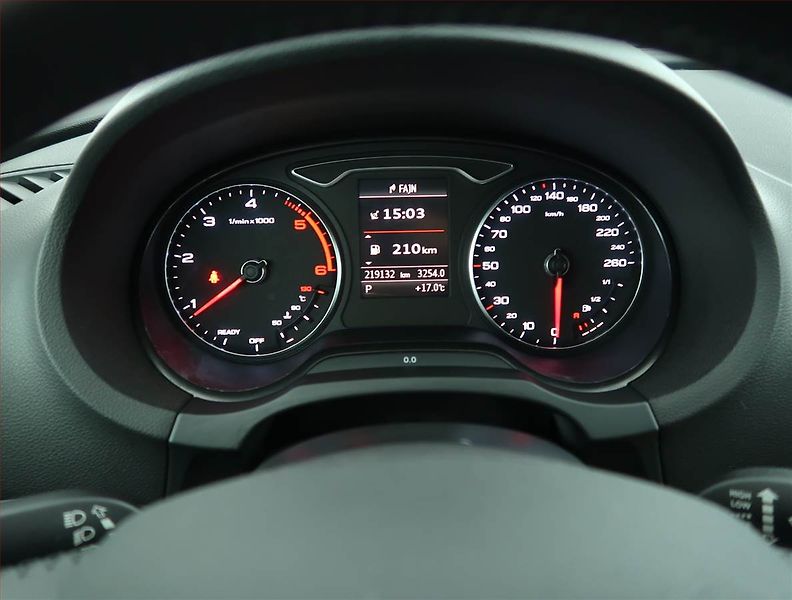 Audi A3 (2015) 1.6 TDI, Automat, Navi - fotka 11 z 17
