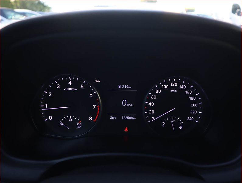 Hyundai i30 (2023) Family 1.5 DPI, Serv.kniha - fotka 11 z 19
