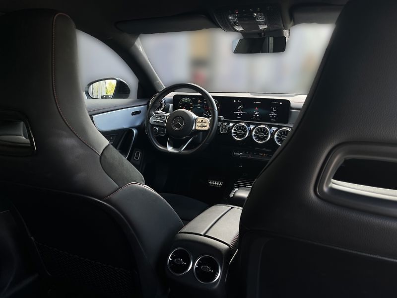 Mercedes-Benz CLA Coupé 200 d kupé AMG Style Edi - fotka 17 z 18
