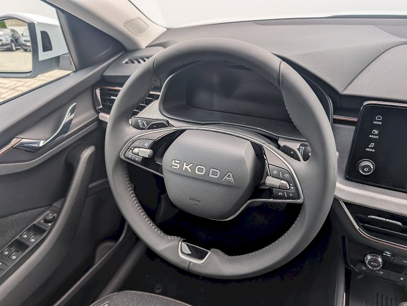 Škoda Scala (2025) 1,0 TSI / 85 kW DSG Top Select - fotka 18 z 29