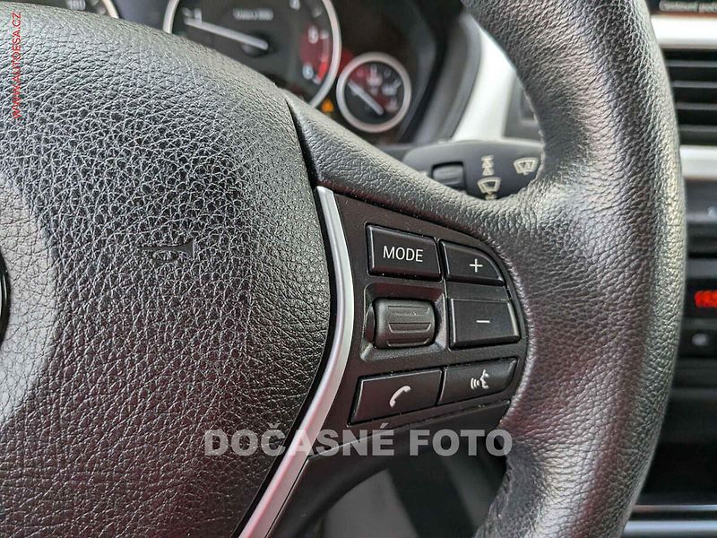 BMW Řada 3 (2015) 2.0 D 316d, AC, navi - fotka 11 z 13