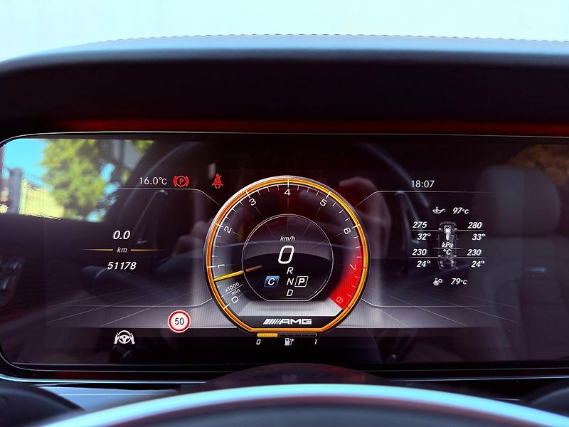 Mercedes-Benz Třídy E E 63 S 4MATIC+, ČR, 1.Maj - fotka 25 z 39