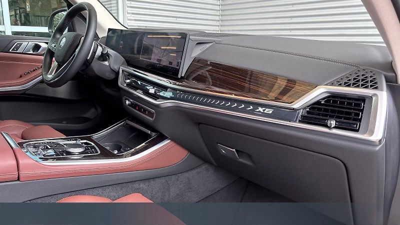 BMW X5 (2025) VZDUCH 2VR SoftClose Tažné HUD - fotka 7 z 11
