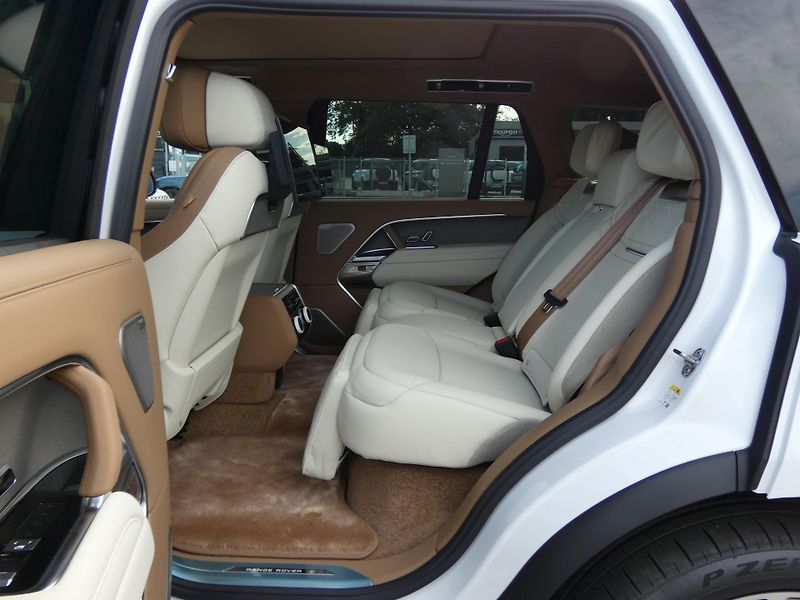 Land Rover Range Rover (2026) SV P615 LWB                    - fotka 17 z 64