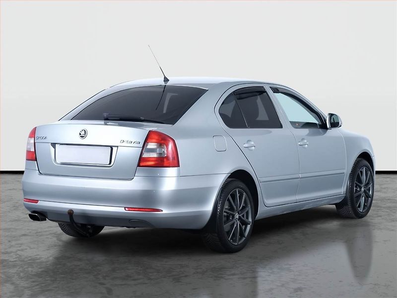 Škoda Octavia (2009) 1.6, Navi, Tempomat - fotka 5 z 17