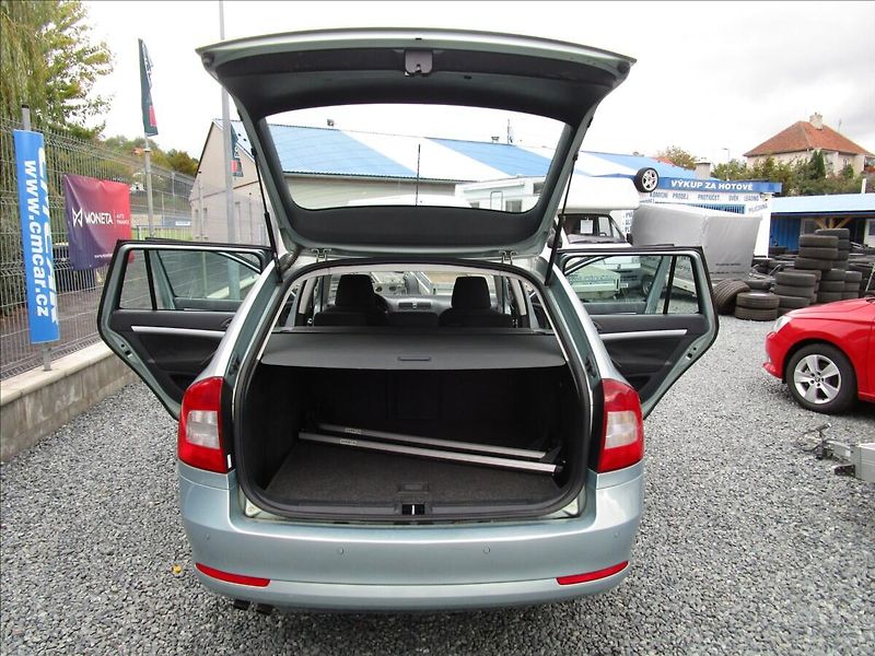 Škoda Octavia Combi 1.9TDi Ambiente, Klima - fotka 31 z 41