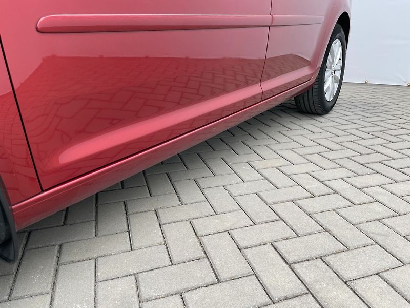 Volkswagen Touran (2014) 2.0TDi 103kW LIFE! Navigace! - fotka 28 z 31
