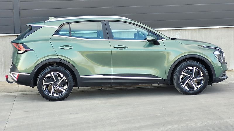 Kia Sportage 1,6i HEV - fotka 8 z 24