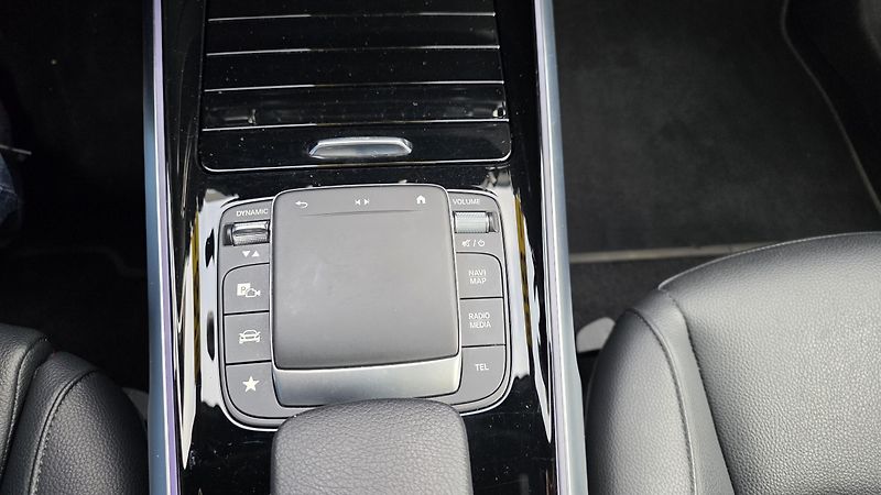 Mercedes-Benz EQB (2022) 300 4matic SoH 95,5% - fotka 31 z 34