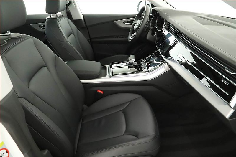 Audi Q8 (2023) 55 TFSI - fotka 7 z 22