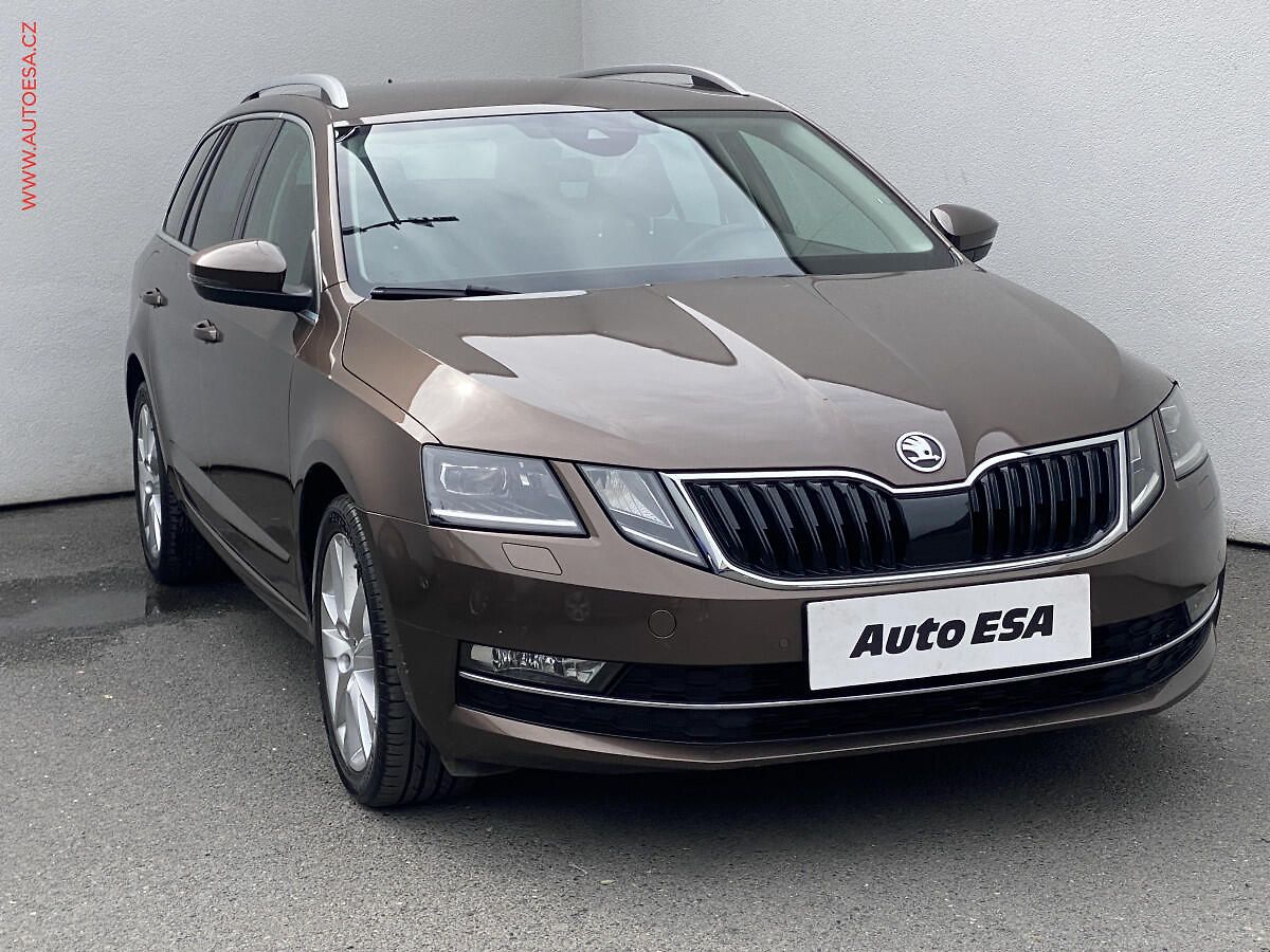 Škoda Octavia 2.0 TDi, ČR, Style, LED