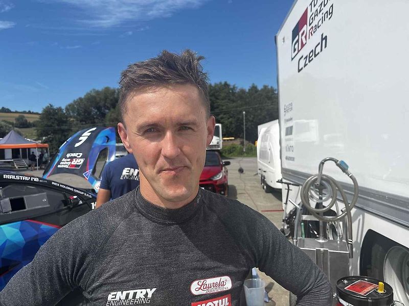 V rámci přípravy na víkendový 53. ročník Barum Czech Rally Zlín absolvovala třicítka pilotů úterní test na trati Ludkovice - Biskupice.