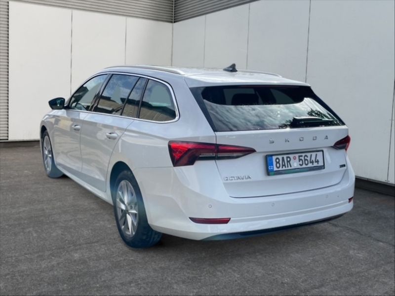 Škoda Octavia 1,5 e-Tec 110 Style AT - fotka 4 z 11