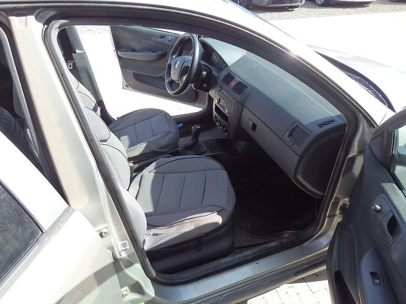 Škoda Fabia 1.4 16V 59 kW LPG do 2033 - fotka 10 z 13