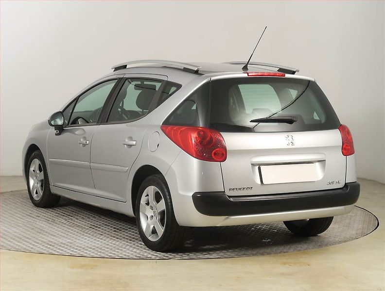 Peugeot 207 (2012) 1.6 HDi, po STK, jezdí výborně - fotka 4 z 16