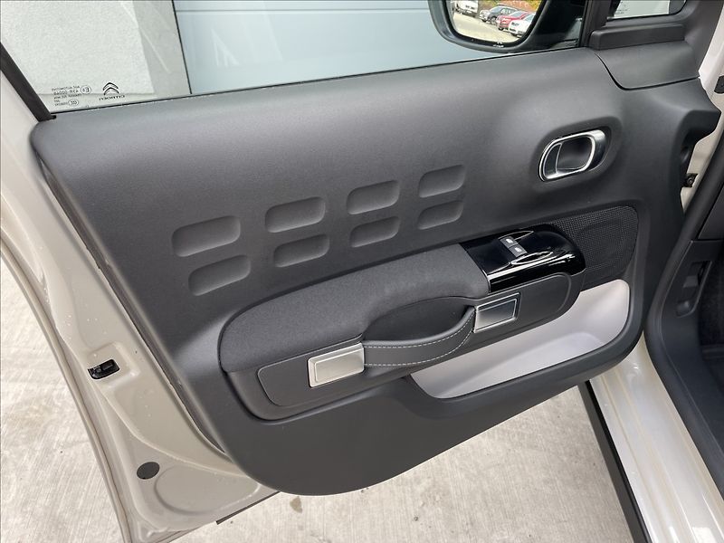 Citroën C3 1,2 i 61KW ČR.1.MAJITEL - fotka 18 z 26