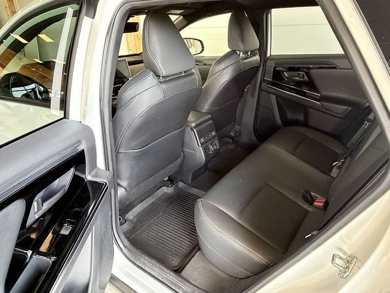 Subaru Solterra (2023) Executive AWD 72kWh | Záruka - fotka 8 z 14